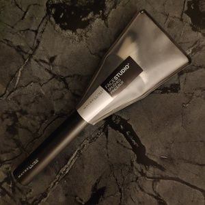 3 for $30🎉 Maybelline Contour Brush